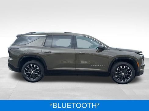 Used 2024 Chevrolet Traverse RS FWD image 3