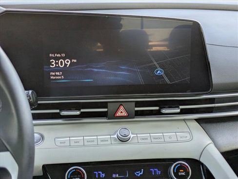 Certified 2025 Hyundai Elantra Limited image 12