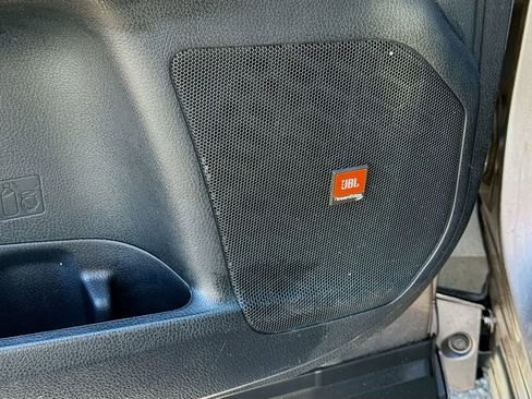 Used 2017 Toyota Highlander Limited image 25