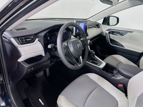 Certified 2025 Toyota RAV4 XLE Premium image 9