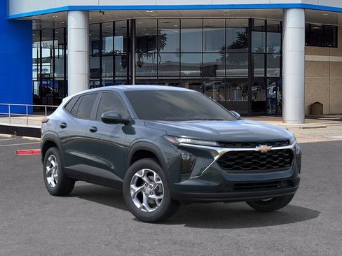 New 2026 Chevrolet Trax LS w/ LS Convenience Package FWD image 7