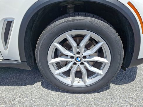 Used 2021 BMW X5 xDrive40i w/ Executive Package AWD/4WD image 9