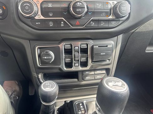Used 2020 Jeep Wrangler Unlimited Sport AWD/4WD image 14