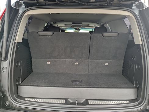 Used 2019 Cadillac Escalade Luxury image 11