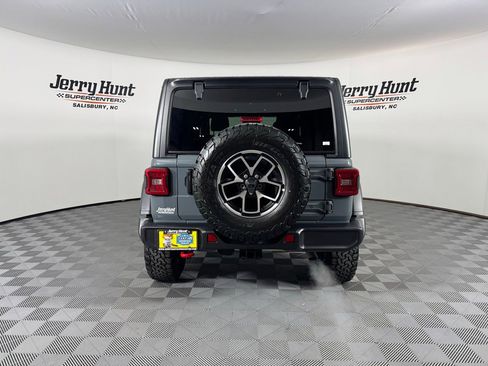 Used 2025 Jeep Wrangler Unlimited Rubicon image 8