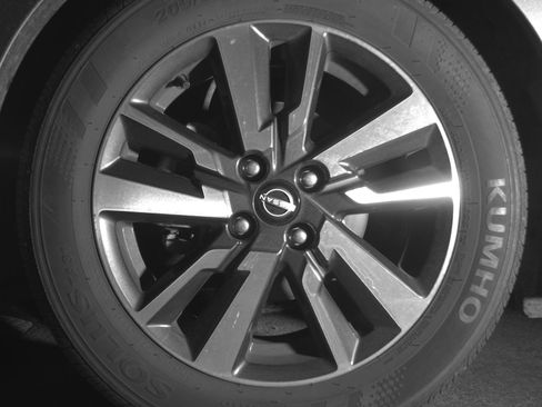Used 2025 Nissan Versa SV FWD image 12