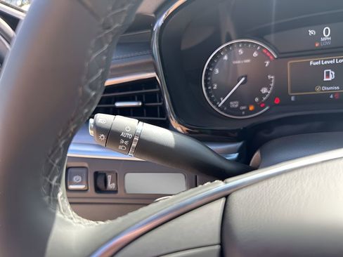 New 2025 Cadillac XT5 Luxury image 29