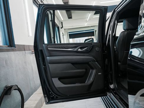 Used 2022 GMC Yukon XL Denali AWD/4WD image 12
