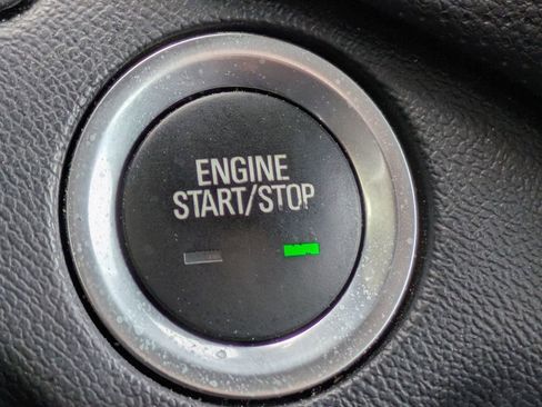 Used 2023 Chevrolet Equinox Premier image 31