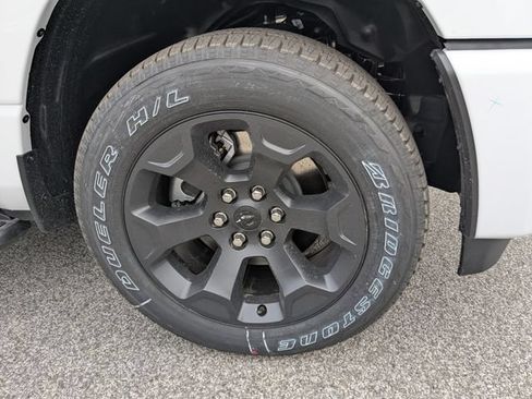 New 2026 RAM 1500 Express AWD/4WD image 4