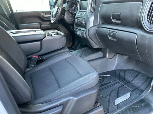 Used 2025 Chevrolet Silverado 2500 Custom w/ Custom Value Package image 16