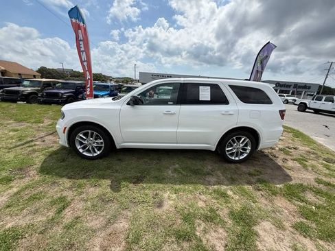 Used 2023 Dodge Durango GT RWD image 4