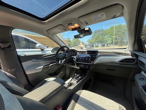 Used 2022 Chevrolet Bolt EUV Premier w/ Launch Edition FWD image 12