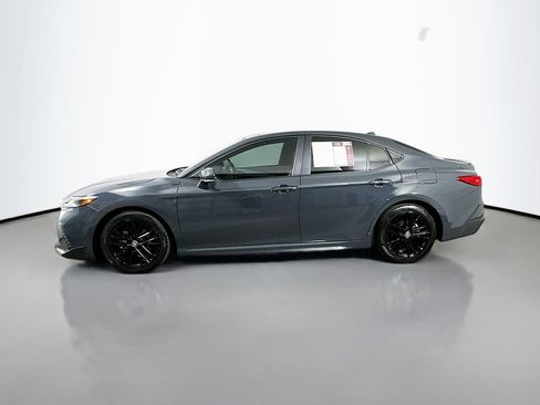 Used 2025 Toyota Camry SE FWD image 5