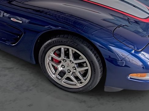 Used 2004 Chevrolet Corvette Z06 w/ Z06 Preferred Equipment Group RWD image 14