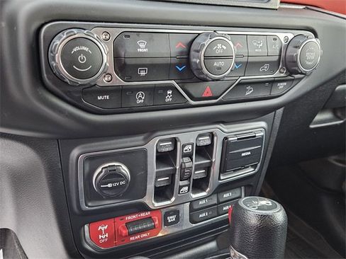 Used 2018 Jeep Wrangler Unlimited Rubicon image 17