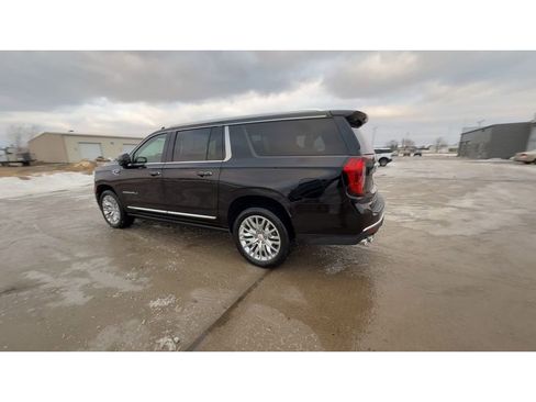 Certified 2023 GMC Yukon XL Denali image 8