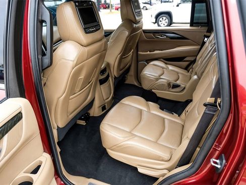 Used 2019 Cadillac Escalade Platinum image 44