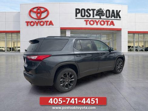 Used 2021 Chevrolet Traverse RS FWD image 13
