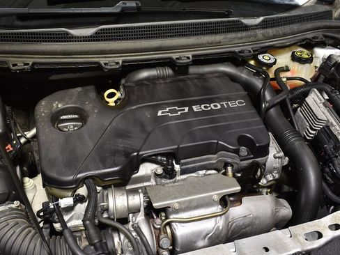 Used 2017 Chevrolet Cruze LS image 31