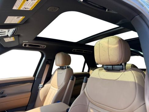 New 2026 Land Rover Range Rover Sport SE AWD/4WD image 12