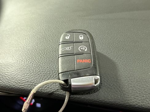 Used 2024 Dodge Durango GT image 32