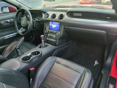 Used 2019 Ford Mustang GT Premium w/ Equipment Group 401A RWD image 4