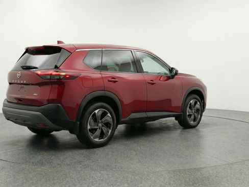 Used 2025 Nissan Rogue SV AWD/4WD image 9