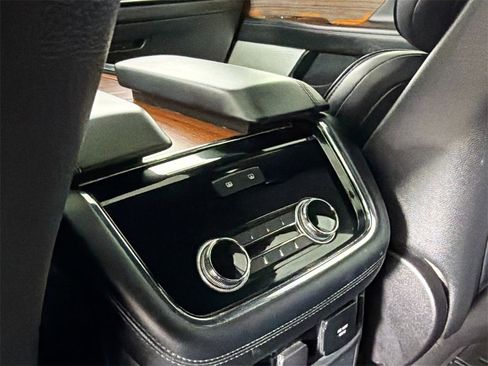 Used 2019 Lincoln Navigator L Reserve image 23