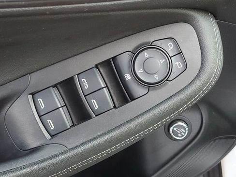 Certified 2024 Buick Encore GX Preferred AWD/4WD image 17