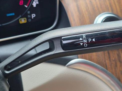 Used 2023 Mercedes-Benz GLC 300 4MATIC image 12