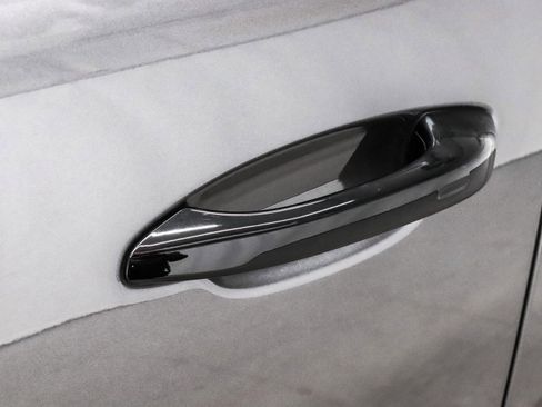 Used 2023 Porsche Cayenne GTS w/ Premium Package image 59