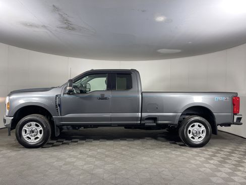 Used 2025 Ford F350 XLT w/ FX4 Off-Road Package image 3