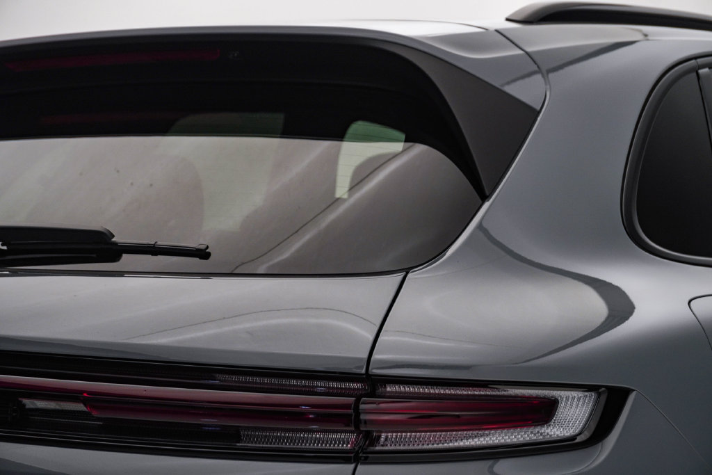 Certified 2026 Porsche Cayenne E-Hybrid AWD/4WD image 12