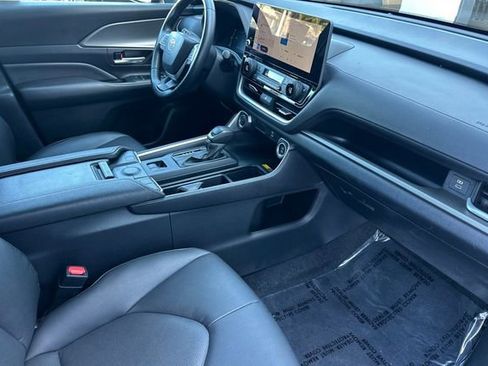 Used 2024 Toyota Grand Highlander AWD Hybrid image 19