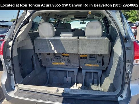 Used 2014 Toyota Sienna XLE FWD image 14