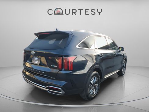 Certified 2021 Kia Sorento S image 5