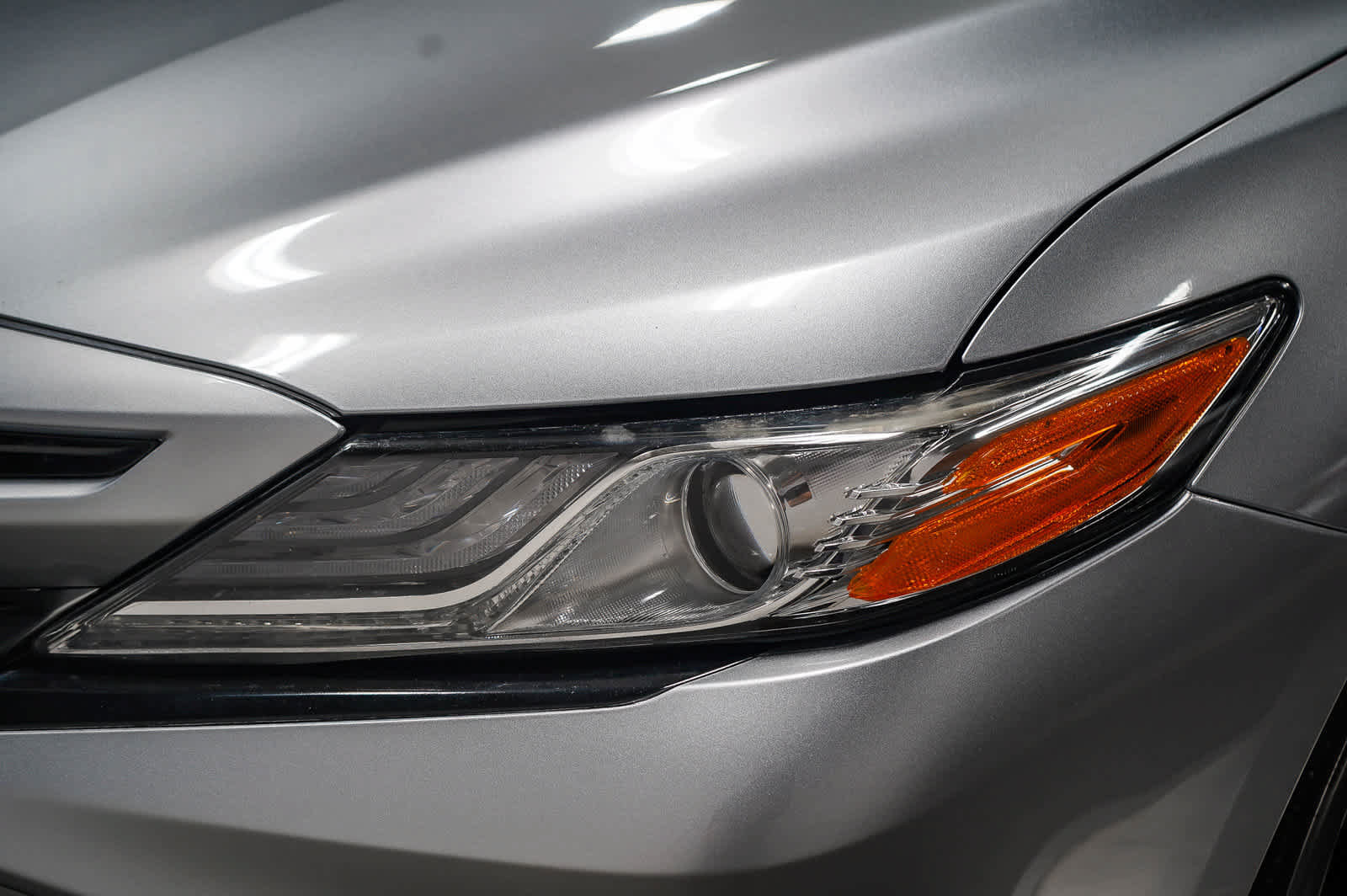 Used 2020 Toyota Camry XSE w/ Navigation Package FWD image 10