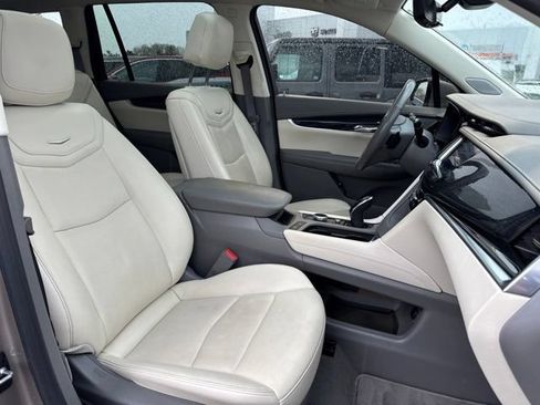 Certified 2023 Cadillac XT6 Premium Luxury w/ Technology Package AWD/4WD image 27