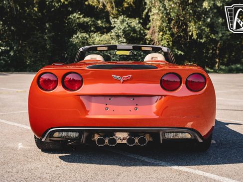 Used 2006 Chevrolet Corvette 3LT Convertible w/ Preferred Equipment Group image 19