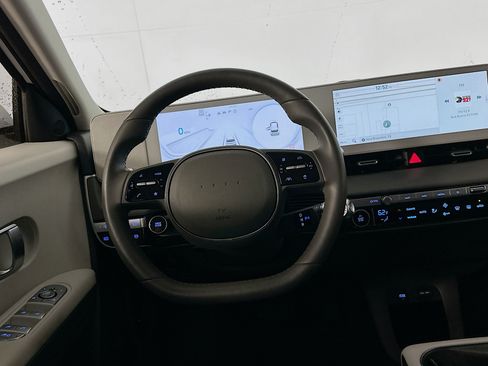 Used 2024 Hyundai Ioniq 5 SEL RWD image 18