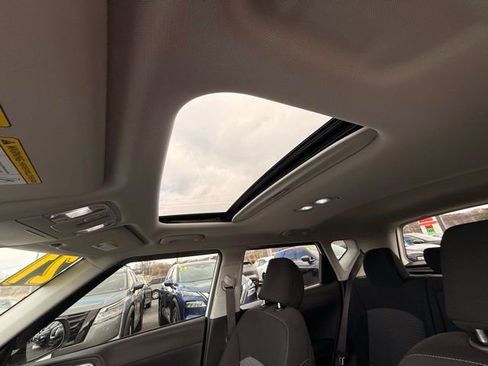 Used 2021 Kia Soul EX image 16