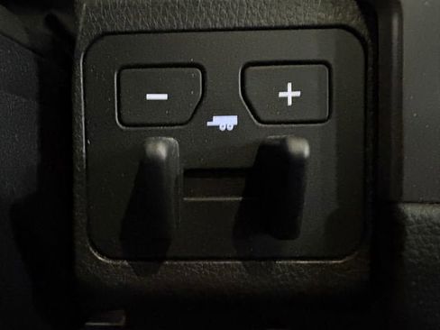 Certified 2025 Toyota Tacoma TRD Off-Road w/ TRD Off Road Upgrade Package AWD/4WD image 18