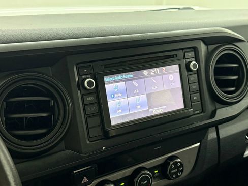 Used 2017 Toyota Tacoma 2WD Access Cab image 21