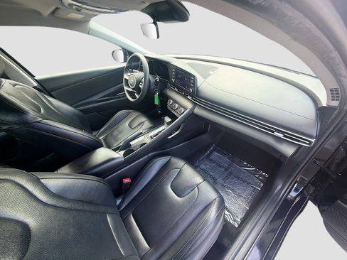 Used 2021 Hyundai Elantra SE FWD image 29