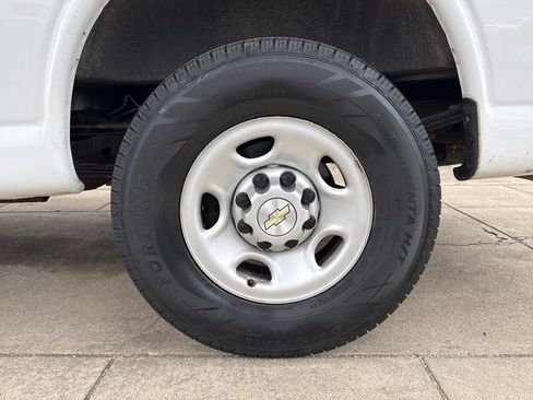 Used 2021 Chevrolet Express 2500 w/ Driver Convenience Package image 26