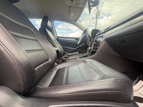 Used 2015 Volkswagen Passat 1.8T SE image 21