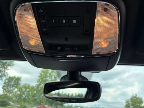 Used 2018 Jeep Grand Cherokee Altitude AWD/4WD image 7