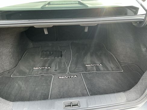 Used 2022 Nissan Sentra SR w/ Trunk Package FWD image 17