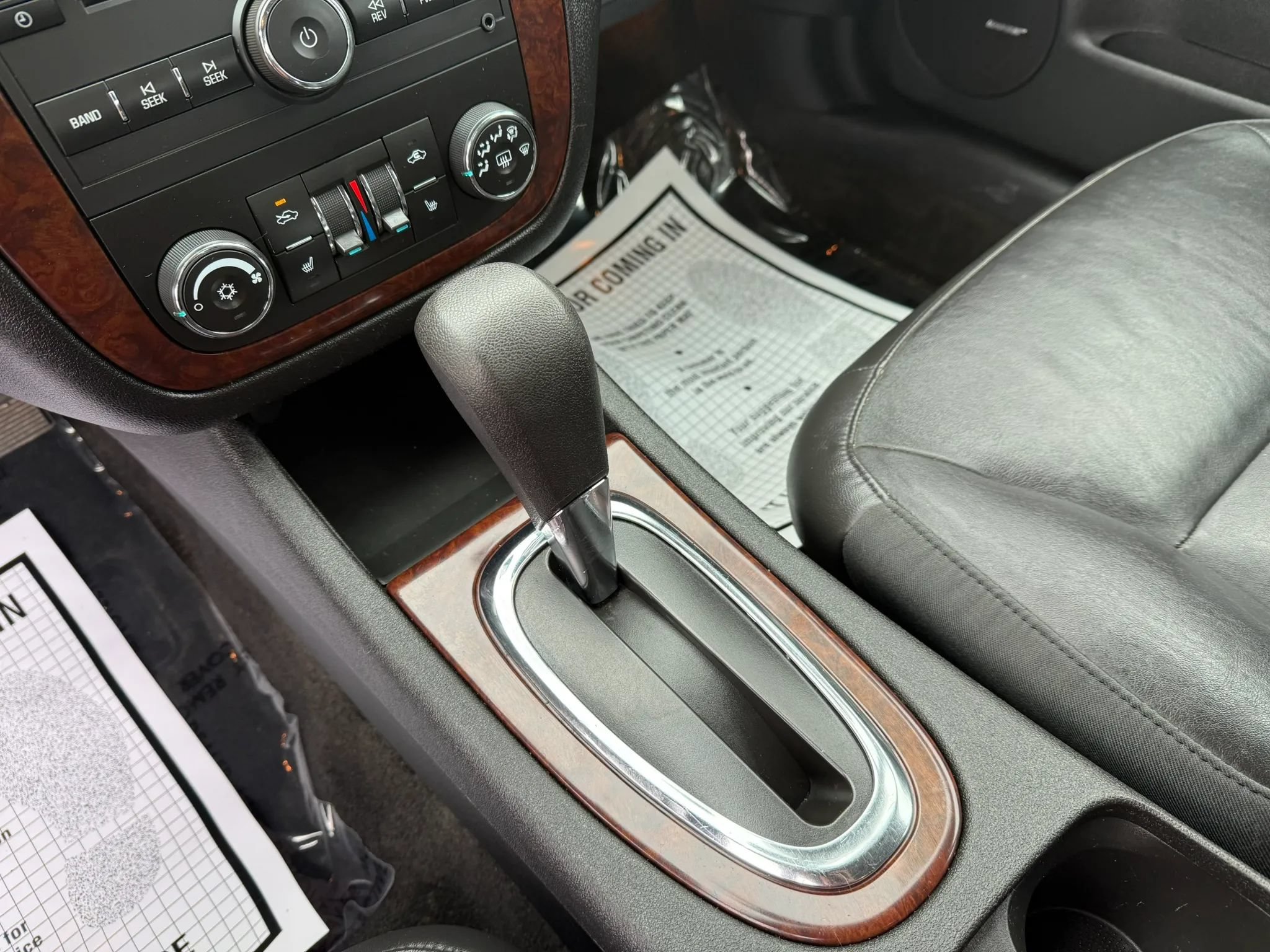 Used 2011 Chevrolet Impala LTZ FWD image 17